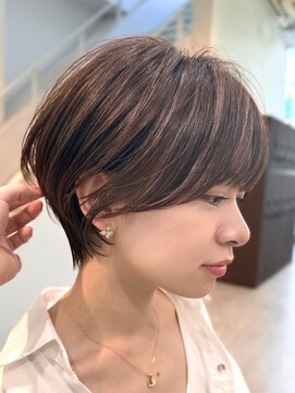 ビュー トウキョウ(VIEW TOKYO) 10代20代30代小顔顔まわり似合わせ耳かけショート