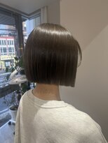 パラゴ(PARAGO.)&nbsp;オリーブベージュ×切りっぱなしボブ