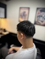 プラウド(PROUD)&nbsp;フェードフェザーアップ理容室バーバーBarberバーバースタイル