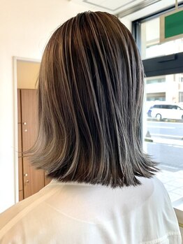 アルル(ARLE)の写真/ARLEケアカラー、ケアブリーチで際立つ透明感をダメージレスに叶える◎デザインカラーオーダー率は圧倒的☆