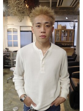 ピア ヤクイン(Pia Yakuin) ハイトーンスパイキーショート