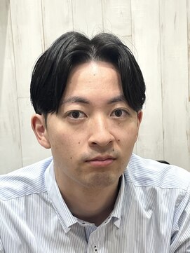 ヨシザワインク プレミアム 横浜 桜木町店(YOSHIZAWA Inc. PREMIUM) メンズツーブロック刈り上げセンターパート理容室