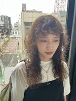 ビハインドザカーテン(BEHIND THE CURTAIN) くせ毛を活かしたロングレイヤー