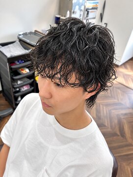 ヒカリ バイ イサミ 西川口(Hikari by ISAMI) サーフカール/スパイラルパーマ/マッシュウルフ〈理容室〉西川口