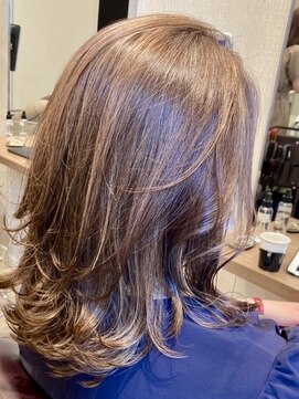 フィアート ヘアドレッシング サロン(Fiato Hairdressing Salon) レイヤースタイル