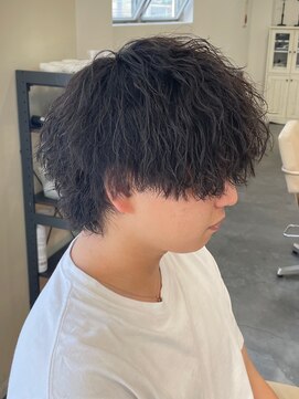 バース バイ ハピネス(BIRTH by happiness) 縦落ちツイストスパイラルパーマ マッシュウルフ men's