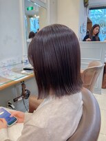 ネオリーブアイム 横浜西口店(Neolive aim)&nbsp;ラベンダーグレージュ結べる切りっぱなしボブ横浜【成田】