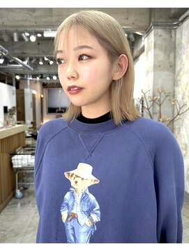 カシェル(cashel kishaba) ホワイトベージュとボブ