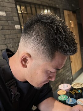 フォーコーナーズカットショップスリーセント 栄(FourCornersCutShop 3/cent) クルーカット/ビジネスヘア/ビジネス/フェザーアップ