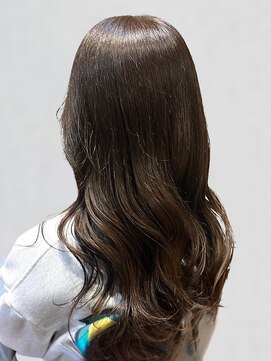 ティアトロアンドリミテバイティアトロ(teatro&limite by teatro) 巻き髪ロング ナチュラルブラウン グレージュ 20代 艶髪