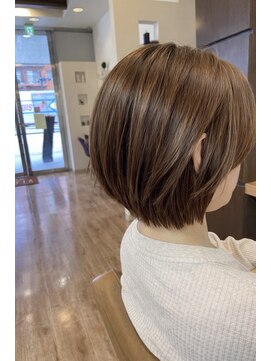 ヴィサージュクルー(VISAGE crew) 丸みボブ！優雅な雰囲気や女性らしい印象のデザイン！