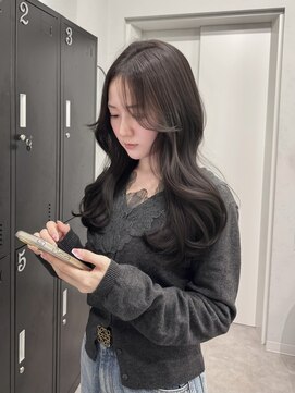 アット(at...) ダークグレージュ×ロングレイヤー