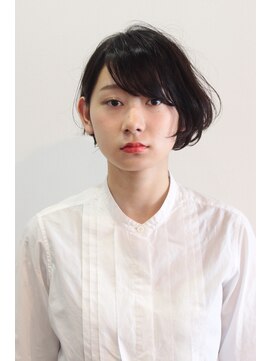 ファミリィ (PHAMILEE) 地毛を生かしたクリーンなショートボブ