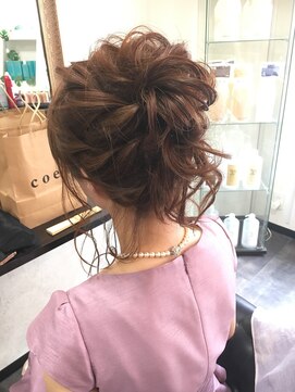 ヴィダ クリエイティブ ヘアーサロン(Vida creative hair salon) ふんわりルーズアップ