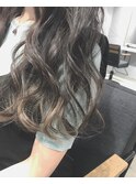 インナーカラーのグラデーションカラーでお洒落ロングヘアに☆