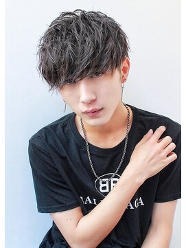 シン(syn) サイドパートショートテクノクラウドマッシュセミウエット