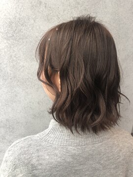 ヘアサロンM 新宿 春色モカミディ◎