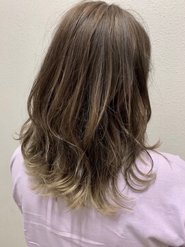 フロート 小阪店(float) シアーベージュ_耳かけ,毛先パーマ,イメチェン