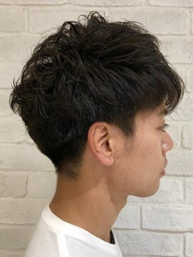 コム(com by neolive) ナチュラルパーマ メンズスタイル