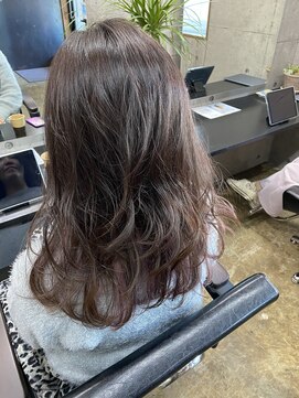 クルー(CREW) 軽すぎないレイヤースタイルインナーカラー