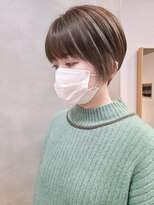 エリマ 調布(elima)&nbsp;大人丸みショートボブ/ハイライト/イルミナカラー/カーキ調布