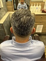 銀座マツナガ 神田店 メンズアイロンパーマスキンフェードワイルドベリーショート