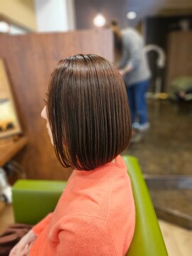 グリーンズ(Greens) トリートメントストレート『ノフ』でまとまるボブ/ストレート