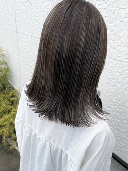 クルー(krew)の写真/アンティーク調で落ち着いた開放感のある店内♪オトナ女性の理想を叶える技術と上質な空間をご提供。