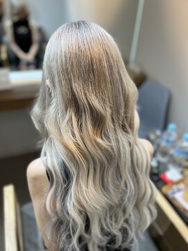 リノ(Lino) ギャルシルバーホワイト♪