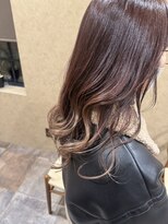 イロハ(iroh)&nbsp;ロングヘア/バレイヤージュ/頭浸浴