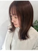 レッドブラウンカラーとそとはねくびれヘア