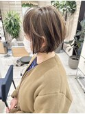 大人ハイライト白髪ぼかし 丸みショート
