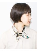 ショートボブ×オリーブベージュ