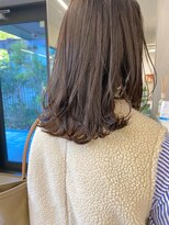 ナル(nalu.)&nbsp;ミディアムレイヤー/レイヤーカット/外ハネ