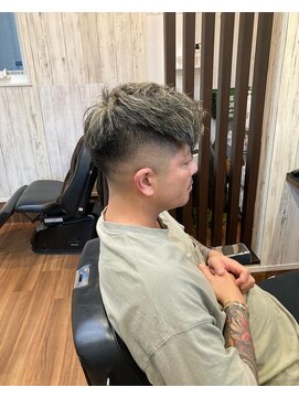 ライズヘアー(RISE HAIR) スキンフェード＋ハイライト