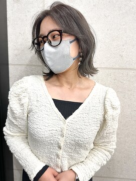 アンリ(Anli) 【Anli☆岩瀬萌】グレージュ 赤み消し センターパート くびれ