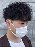 ツイストスパイラルパーマセンターパートツーブロック刈り上げ