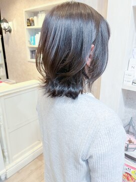 キャアリー(Caary) 福山人気caary透明感グレージュ外ハネくびれミディ斜めバング