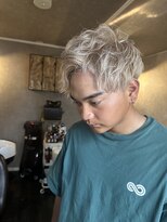 ホワイト(WHITE HAIR@NICOLA)&nbsp;ホワイトベージュメンズカラーブリーチカラーベージュカラー