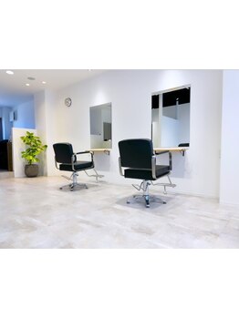 【髪質改善・白髪ぼかしに特化！オトナ女性の為のプライベートサロン♪】