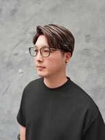 メンズグルーミングナンバーナイン(MEN'S GROOMING NUMBER NINE)&nbsp;メンズカラー/メンズカット/センターパート/ホワイトメッシュ