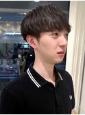メンズニュアンスパーマツイスパゆるめブルーブラック刈り上げ春