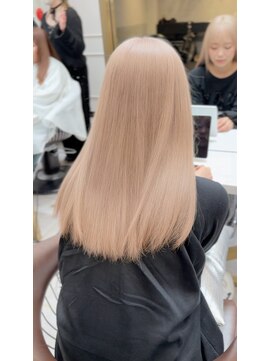 ロンド レア 天神大名店(Lond Le’a) ミディアムヘア/フェイスフレミング /暗めカラー/デザインカラー