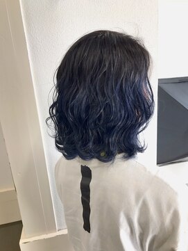 ジゼル(GiseL) ネイビーブルー/ダブルカラー/ブリーチ/髪質改善/ハイトーン