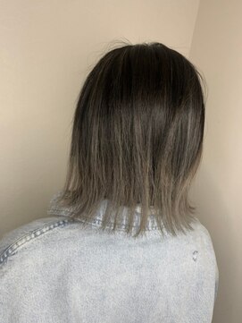 モルニ(MORNI) グラデーションカラー_マロンベージュ Aラインボブ かきあげ