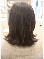 アルターシェリー(aL-ter che'rie)&nbsp;大人のラフニュアンス外ハネミディアム【屋代のショート】