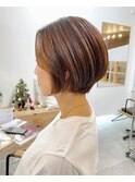 ボブスタイル_前下がりボブ_ハイライトカラー