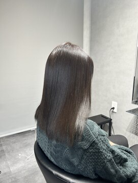 アクロマティック(Achromatic) オリーブアッシュ