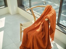 ミル(milu)の雰囲気（暖かい光とナチュラルウッドのインテリアで心地よく）