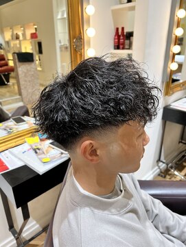 コワファースト させぼ五番街店(COIFF1RST) フェード×ツイスパ☆